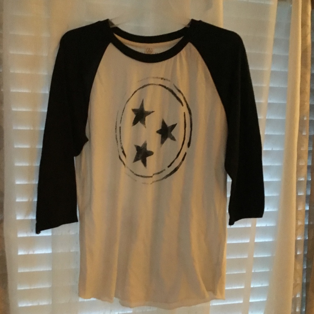 Women’s Tri Star Tee